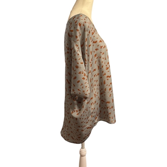 JODIFL sleek metallic oversized top size small - Picture 4 of 8